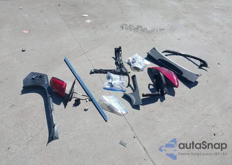 2018 Mercedes-Benz C 300 z USA, uszkodzony, nr VIN 55SWF4JB2JU256657